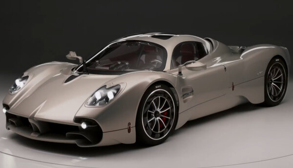 Planowe zderzenie z asteroidą i nowy model Pagani
